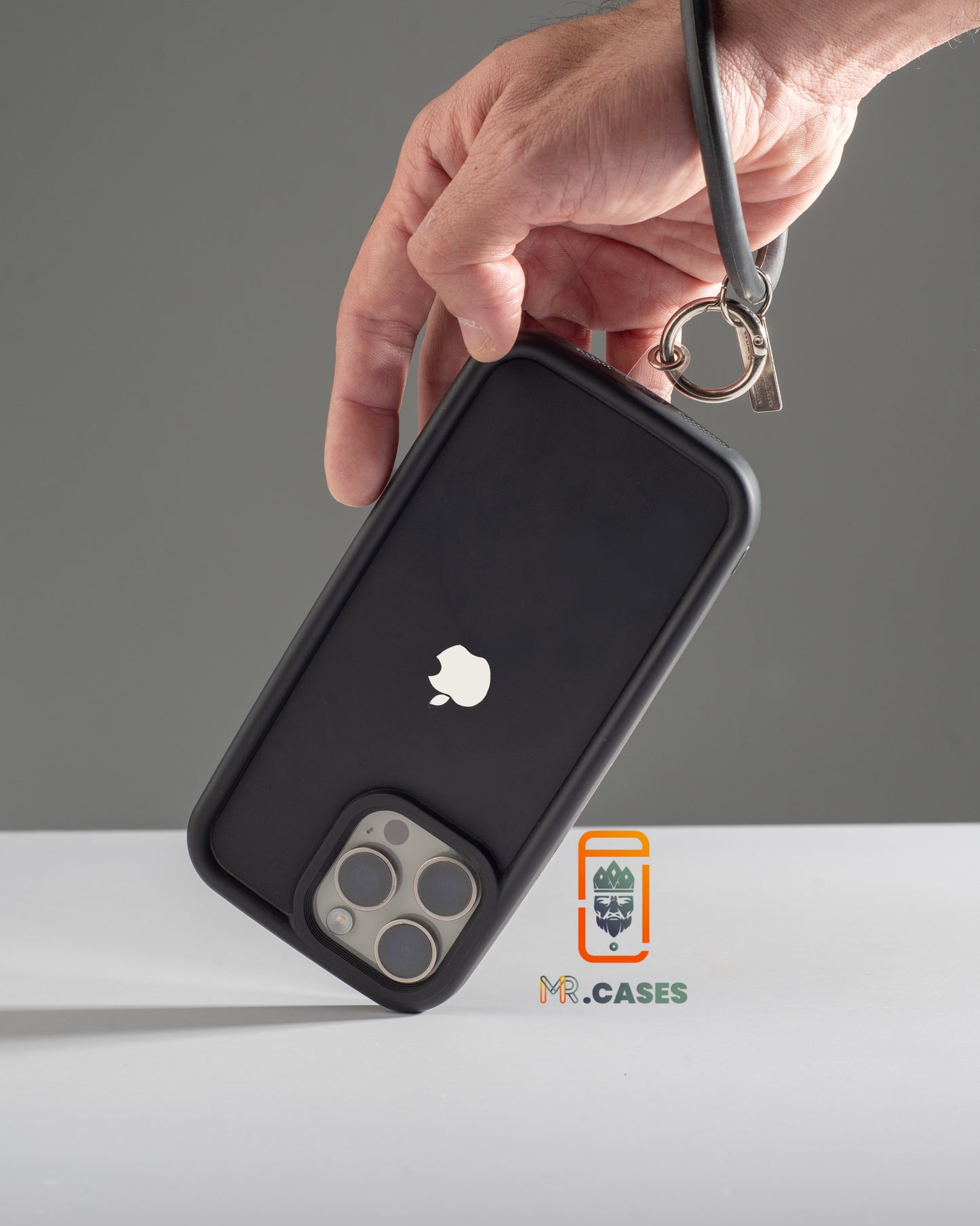 Silicone case with cord 🤗