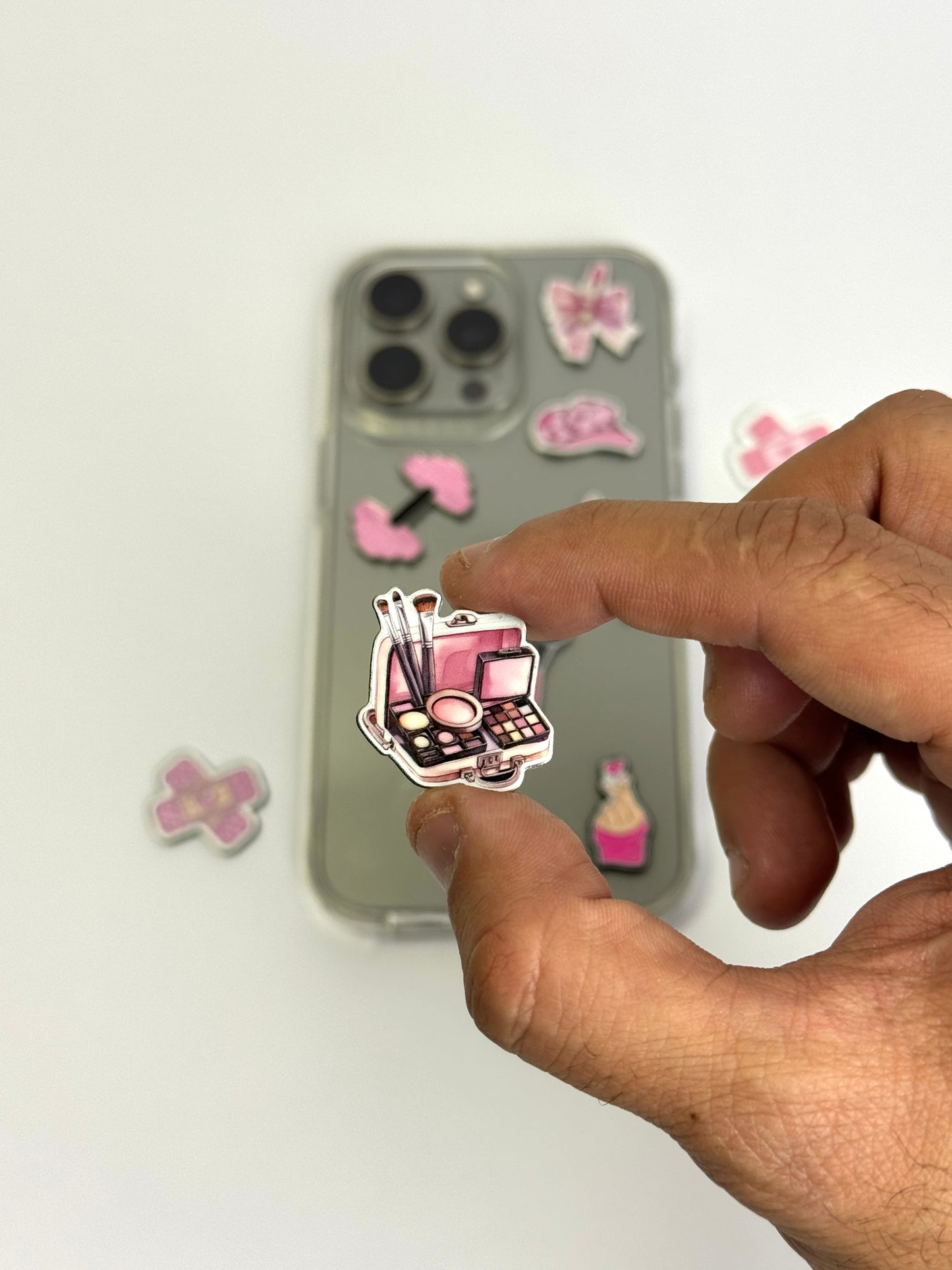 Sticker’s pinky 🩷