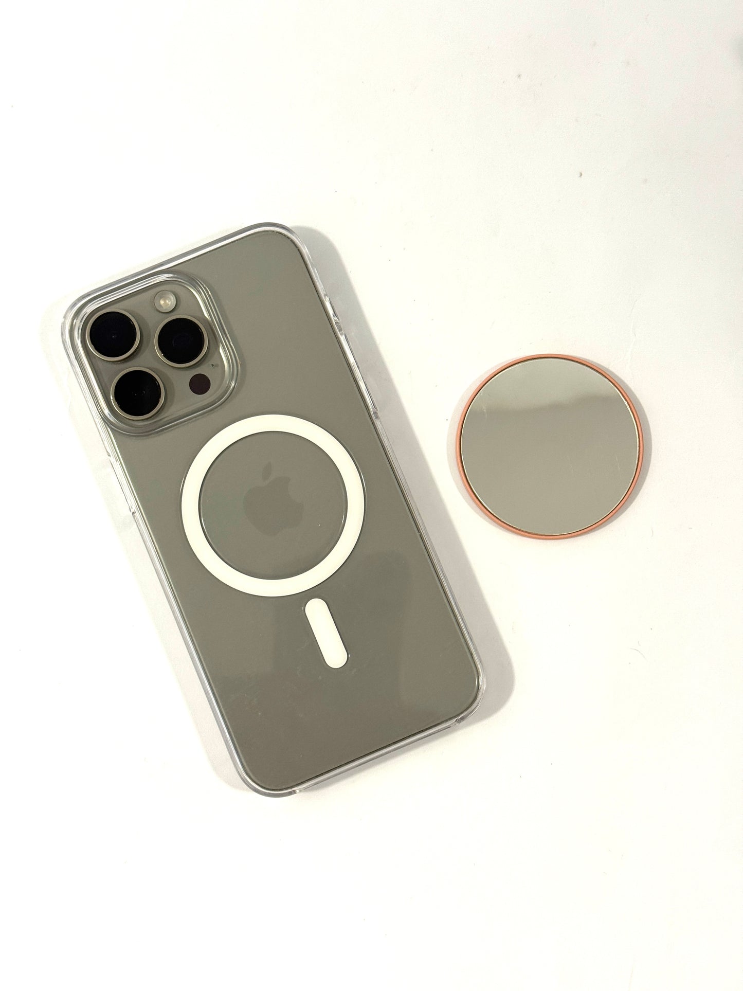 Mirror 🪞 MagSafe 🤗