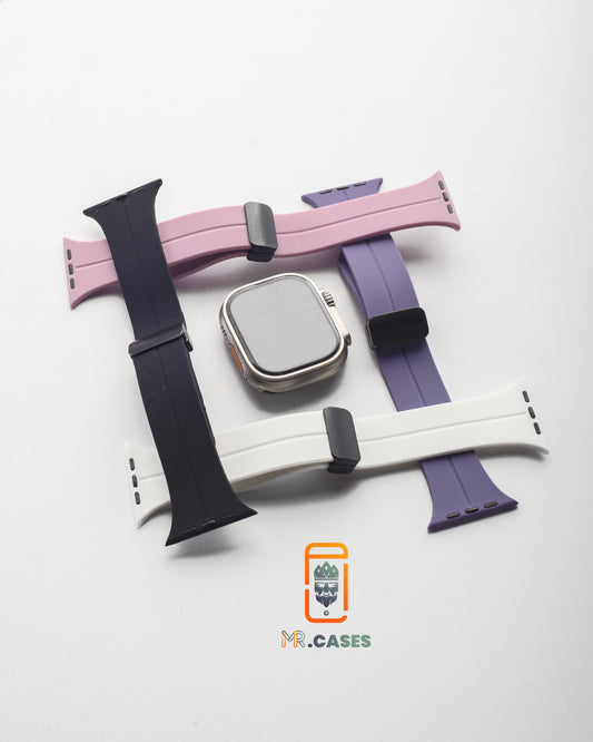 Silicone band with metal lock